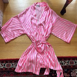 Victoria secret robe  (size: small)
